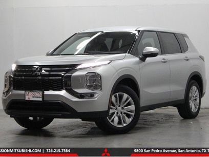 New 2026 Mitsubishi Outlander ES