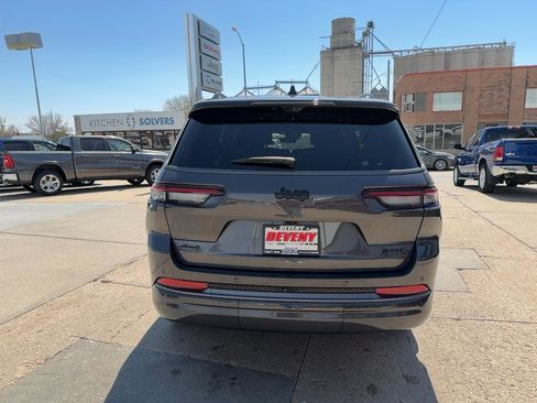 New 2026 Jeep Grand Cherokee L Limited AWD/4WD image 7