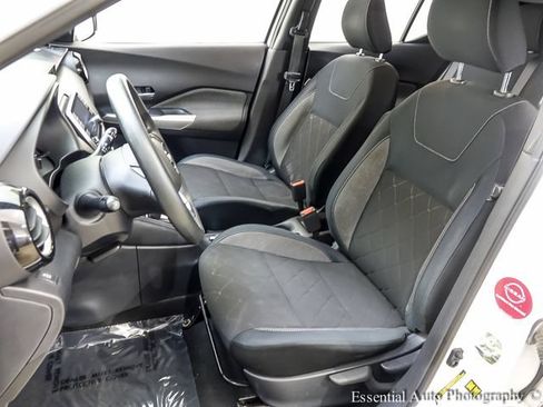 Used 2018 Nissan Kicks SV FWD image 10