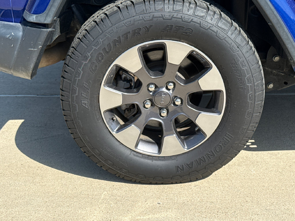 Used 2018 Jeep Wrangler Unlimited Sahara AWD/4WD image 10