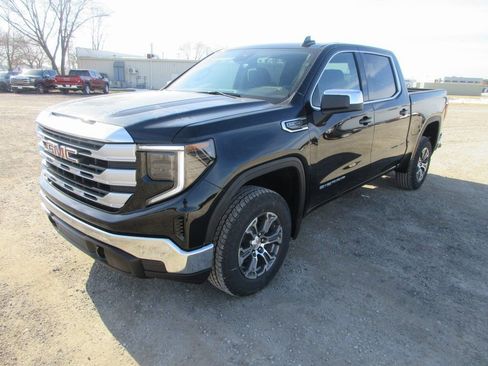 New 2026 GMC Sierra 1500 SLE image 10