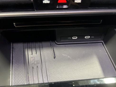 Used 2025 Volkswagen Atlas Cross Sport SE image 29