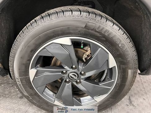 Used 2025 Nissan Rogue SV AWD/4WD image 21