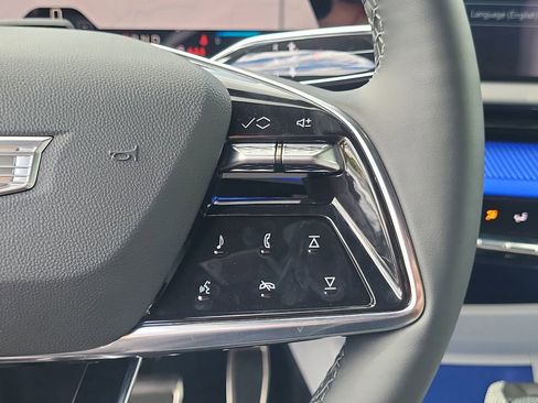 New 2025 Cadillac Optiq Luxury 2 AWD/4WD image 16