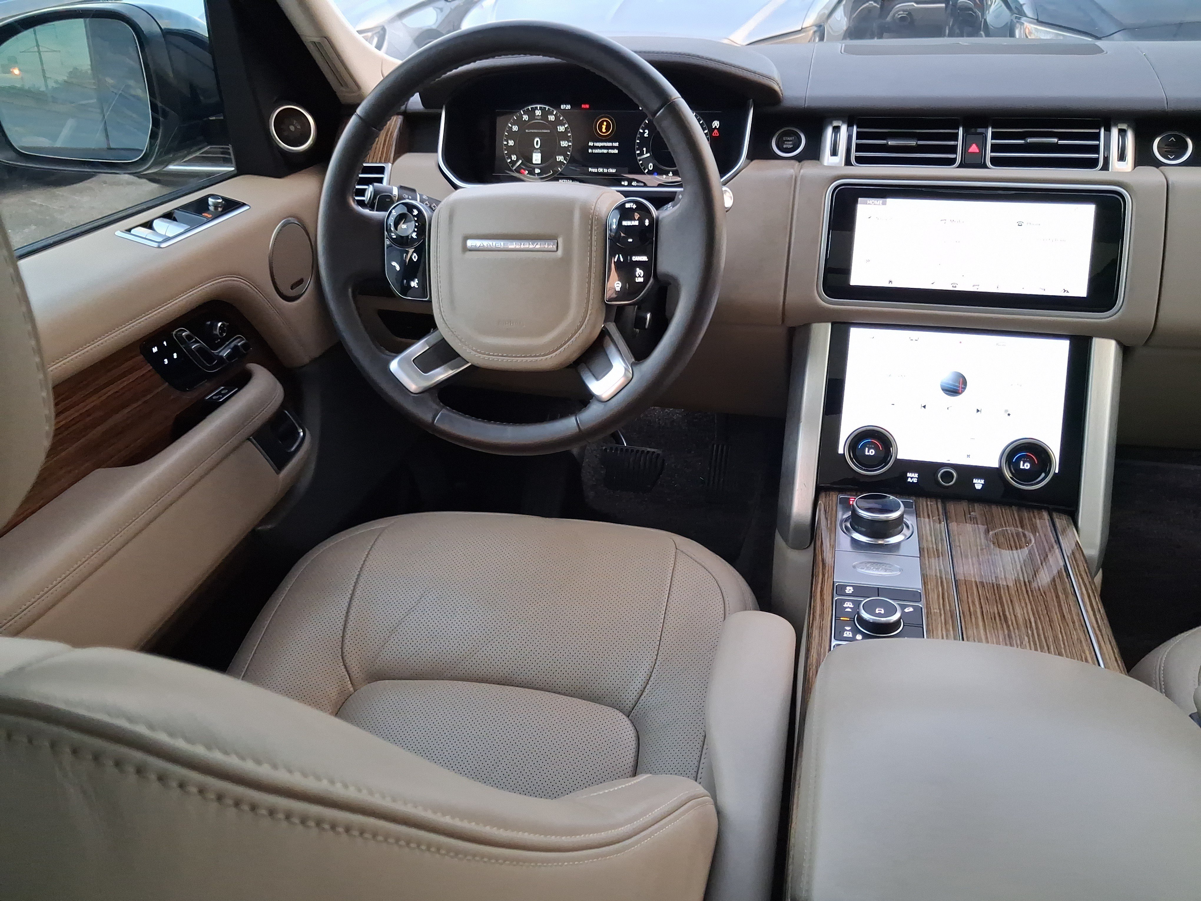 Used 2018 Land Rover Range Rover Supercharged AWD/4WD image 8