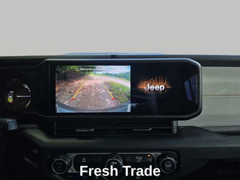 Used 2024 Jeep Wrangler Unlimited AWD/4WD image 15