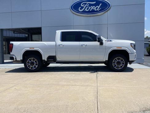Used 2022 GMC Sierra 3500 Denali w/ Denali Ultimate Package AWD/4WD image 3