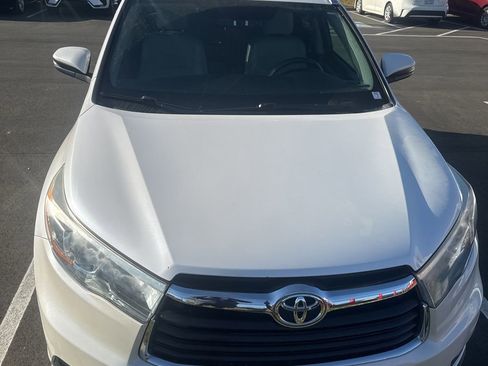 Used 2015 Toyota Highlander XLE FWD image 1