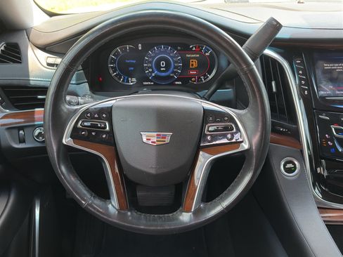 Used 2019 Cadillac Escalade Luxury RWD image 21