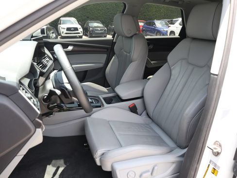 Used 2024 Audi Q5 2.0T Premium w/ Convenience Package AWD/4WD image 16