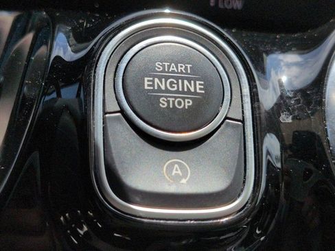 Certified 2022 Mercedes-Benz GLA 250 image 28