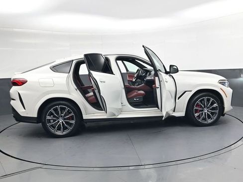 Used 2022 BMW X6 xDrive40i w/ Executive Package image 39