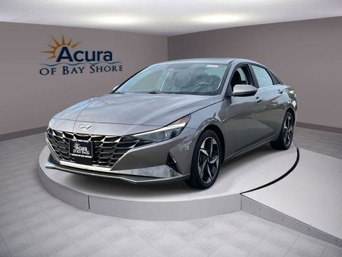 Used 2023 Hyundai Elantra Limited image 1