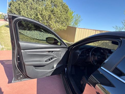 Used 2024 MAZDA MAZDA3 s FWD image 9