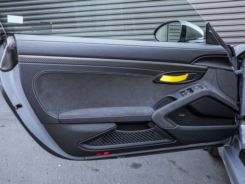 Certified 2025 Porsche 718 Cayman GT4 RS image 15