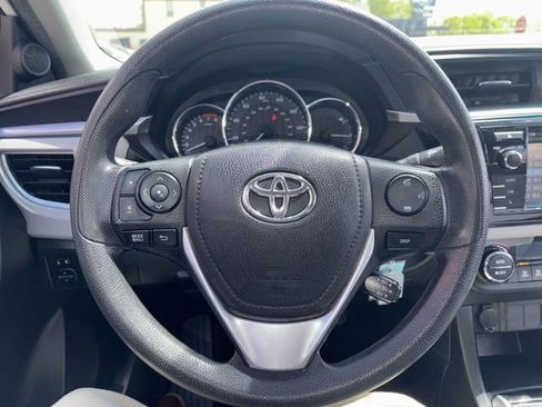Used 2016 Toyota Corolla LE FWD image 7
