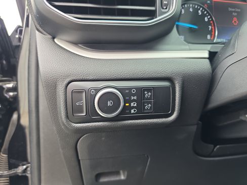 Used 2024 Ford Explorer XLT w/ Equipment Group 202A AWD/4WD image 19