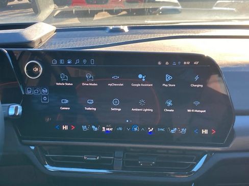 New 2026 Chevrolet Equinox EV RS image 17