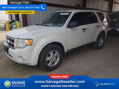 Used 2011 Ford Escape XLT w/ Class II Trailer Tow Pkg