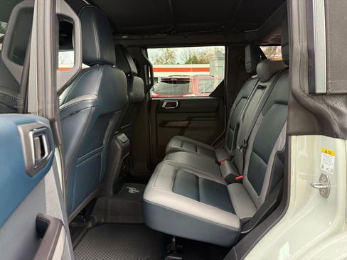 Used 2024 Ford Bronco Outer Banks AWD/4WD image 44