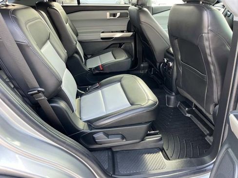 Used 2023 Ford Explorer XLT w/ Equipment Group 202A image 10