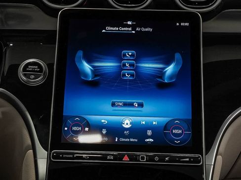 Used 2025 Mercedes-Benz GLC 300 image 14