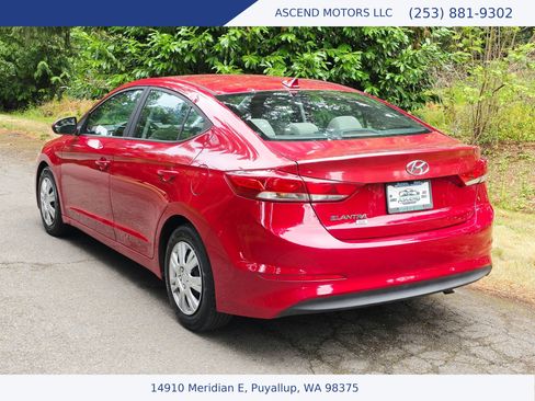 Used 2017 Hyundai Elantra SE FWD image 3
