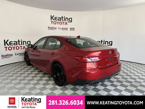 Used 2025 Toyota Camry SE FWD image 7