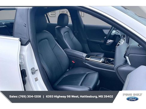 Used 2025 Mercedes-Benz CLA 250 4MATIC image 7