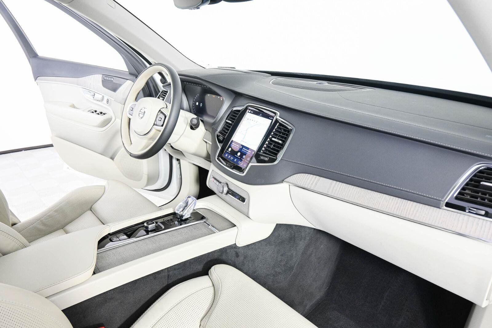 Certified 2025 Volvo XC90 T8 Ultra w/ Protection Package Premier AWD/4WD image 25