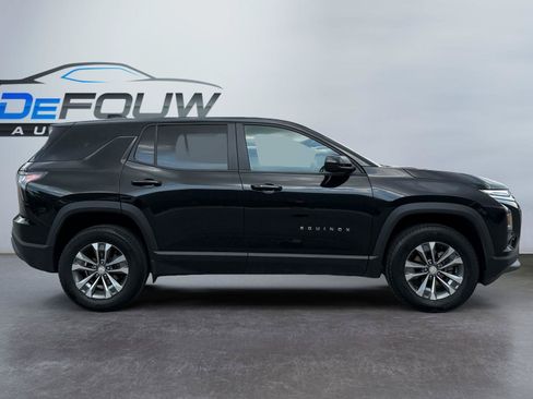 Used 2026 Chevrolet Equinox LT AWD/4WD image 2