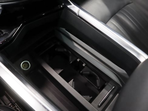 Used 2022 Audi e-tron Premium image 23