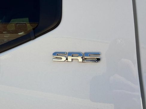 Used 2022 Toyota Tundra SR5 w/ SR5 Convenience Package AWD/4WD image 7