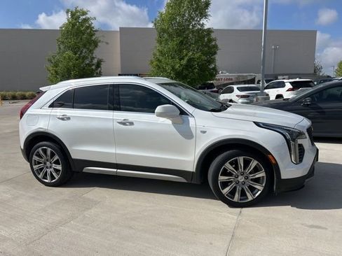 Used 2020 Cadillac XT4 Premium Luxury image 2