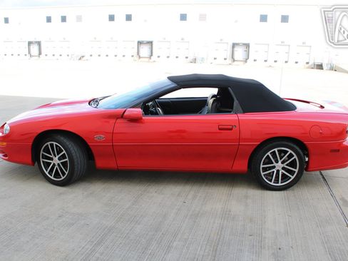 Used 2002 Chevrolet Camaro Z28 w/ SS Performance/Appearance Pkg RWD image 13
