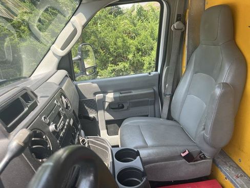 Used 2012 Ford E-350 and Econoline 350 Super Duty w/ Payload Pkg RWD image 10
