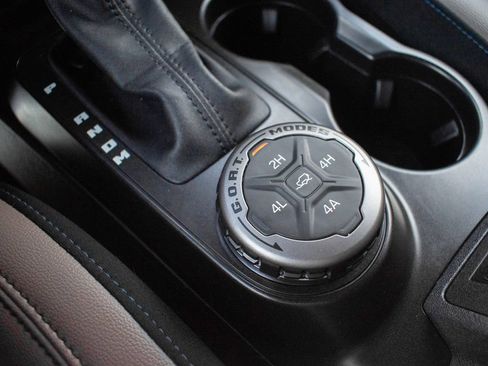 Used 2023 Ford Bronco Wildtrak image 30