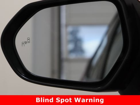 Used 2025 Toyota Camry SE w/ Convenience Package image 22