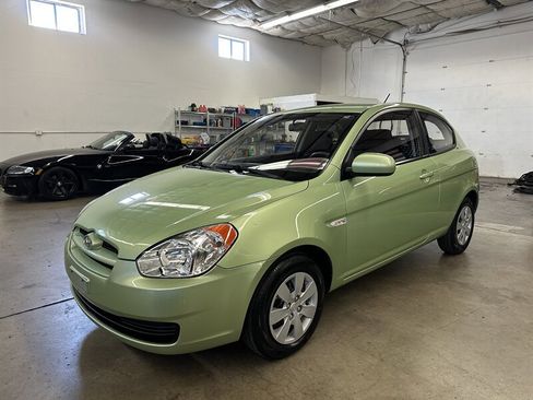 Used 2010 Hyundai Accent GS image 7