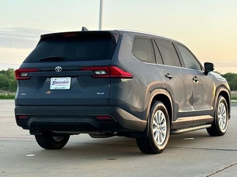 Used 2025 Toyota Grand Highlander AWD image 7