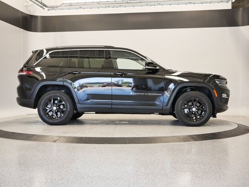 Certified 2023 Jeep Grand Cherokee Limited image 49