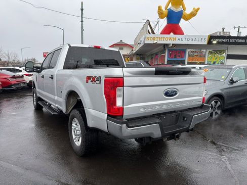 Used 2017 Ford F250 XLT w/ FX4 Off-Road Package image 4