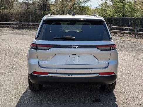New 2026 Jeep Grand Cherokee Laredo AWD/4WD image 4