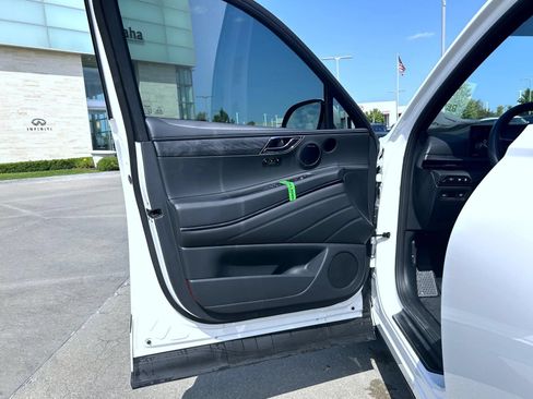 Certified 2026 Genesis GV80 3.5T Prestige AWD/4WD image 9