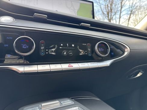 Used 2023 Genesis GV70 2.5T w/ Select Package image 23