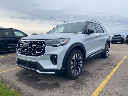 Used 2025 Ford Explorer Platinum w/ LUX Leather Package AWD/4WD image 13