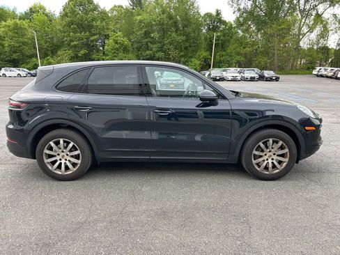 Used 2021 Porsche Cayenne AWD/4WD image 6