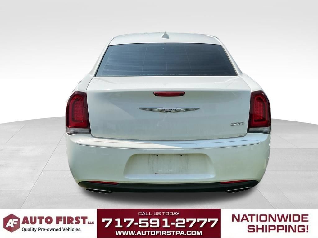 Used 2019 Chrysler 300 Touring w/ Sport Appearance Package RWD image 3