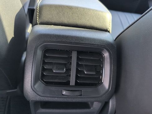 Used 2022 Volkswagen Tiguan SE R-Line image 61