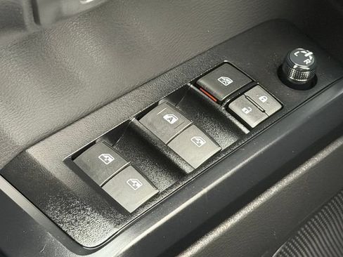 Certified 2023 Toyota Tacoma SR AWD/4WD image 32